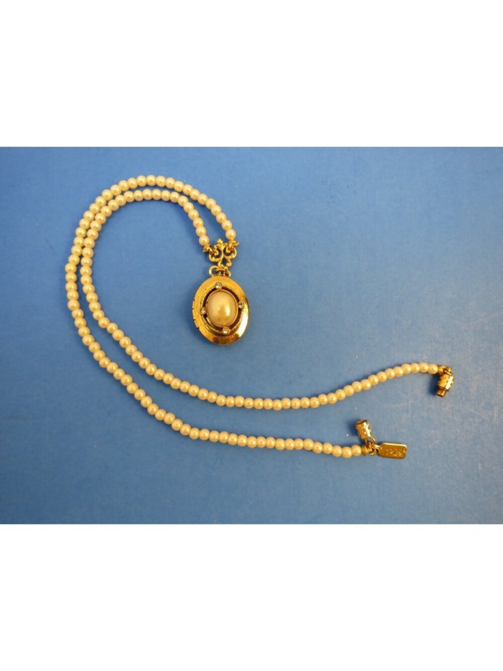 1928 Pearl Costume Jewelry Charm Pendant Necklace Locket